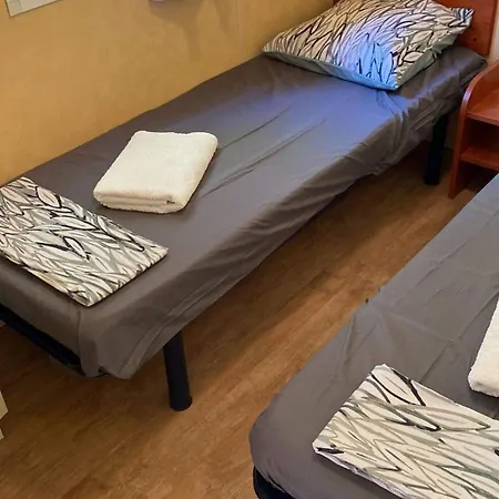 אתר קמפינג Joli Mobil-home Avec Terrain Terrasse 10min Du Puy Dufou *