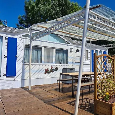 אתר קמפינג Joli Mobil-home Avec Terrain Terrasse 10min Du Puy Dufou *