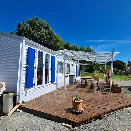 אתר קמפינג Joli Mobil-home Avec Terrain Terrasse 10min Du Puy Dufou *